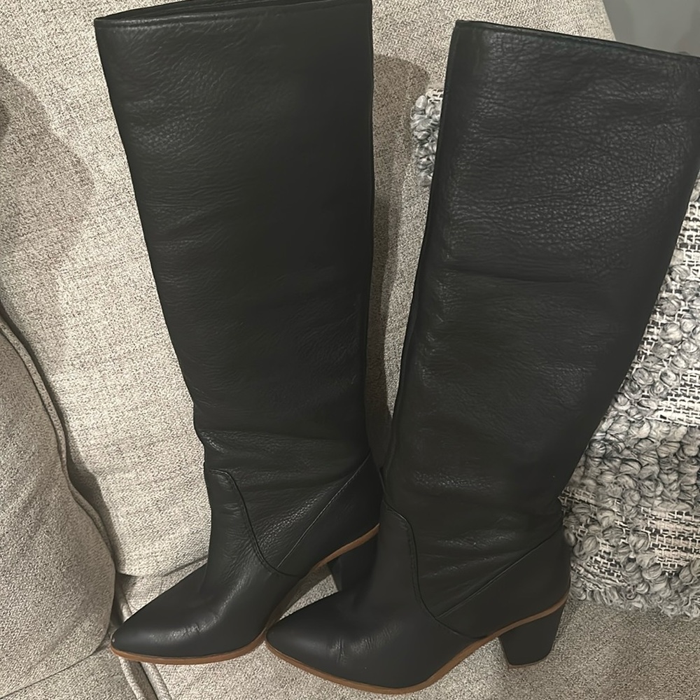 1.State Paitob pull on leather boots 6.5
